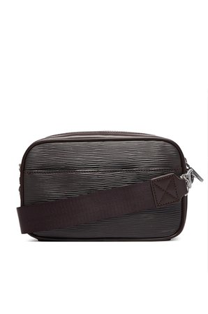Guess Milano Küçük Erkek Kahverengi Çapraz Çanta HMMIPWP6350-DKB