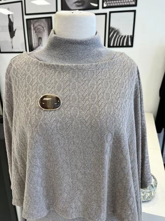 Orhan Store Pelerinli Desenli Pantolon Takım
