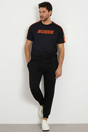 Erkek Guess Önde Logo T-Shirt / Siyah  | S