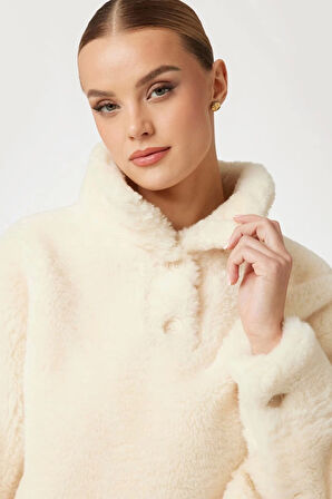 Guess Kadın Krem Sherpa Crop Sweatshirt