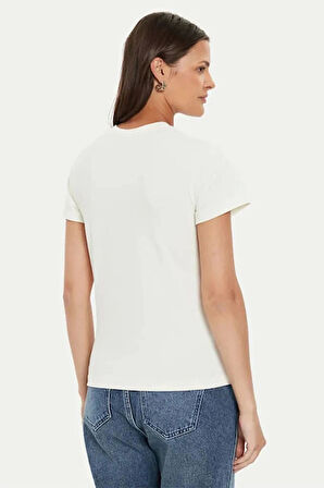 Guess Kadın Siyah Önü Logolu T-Shirt