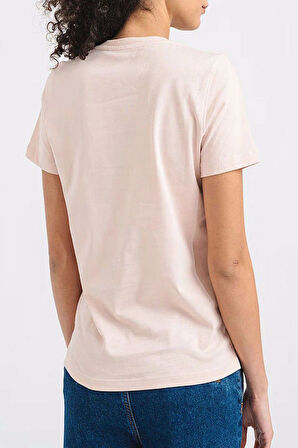 Guess Kadın Pembe Desenli T-Shirt