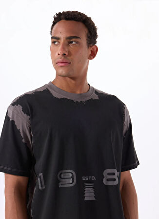 Guess Z5GI05I3Z14JBLK KOCHA CN T-SHIRT Siyah Yuvarlak Yaka Oversized Desenli Erkek T-Shirt