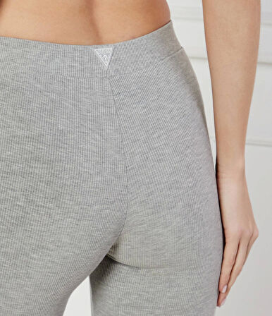 Guess Kadın Gri Crocus Mini Paça Ribana Pantolon
