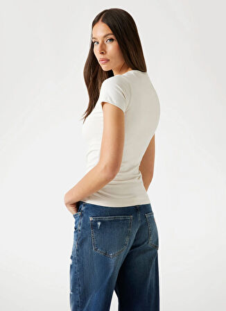 Guess Yuvarlak Yaka Baskılı Bej Kadın T-Shirt Embro Kadın Slim Fit T-Shirt