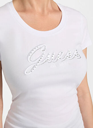 Guess Yuvarlak Yaka Baskılı Beyaz Kadın T-Shirt Embro Kadın Slim Fit T-Shirt