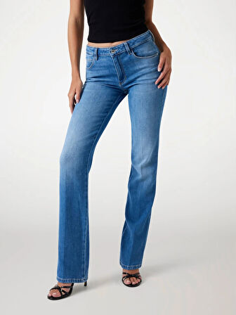 Guess Indigo Kadın Mavi Regular Fit Jean W5BA15D0614-WNWA