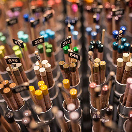 Caran d'Ache Luminance 6901 Dark Cadmium Orange (imit) 533