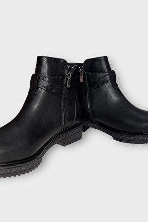 Kadın Tarz Toka Detaylı Günlük Klasik Bot SİYAH