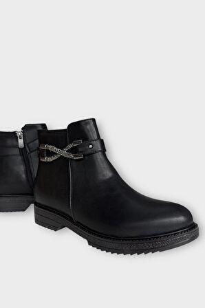 Kadın Tarz Toka Detaylı Günlük Klasik Bot SİYAH - FÜME