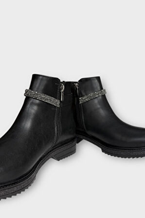 Kadın Tarz Toka Detaylı Günlük Klasik Bot SİYAH - GÜMÜŞ