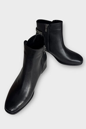 Kadın Taş Zincir Detaylı Topuklu Kadın Bot SİYAH