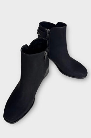 Kadın Taş Zincir Detaylı Topuklu Kadın Bot SİYAH - FÜME