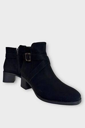 Toka Detaylı Kalın Topuk Sivri Burun Kadın Bot SİYAH - FÜME