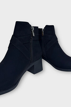 Toka Detaylı Kalın Topuk Sivri Burun Kadın Bot SİYAH - FÜME