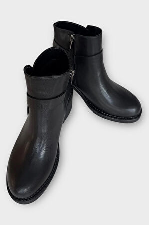 Kadın Toka Detaylı Fermuarlı Kalın Topuk Bot SİYAH