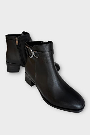 Toka Detaylı Topuklu Fermuarlı Kadın Bot SİYAH - GÜMÜŞ