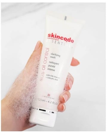Skincode Yağlı Cilt için Temizleyici Yüz Temizleme Jeli 125 ml 