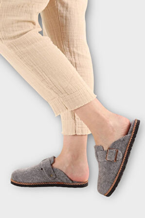 Tokalı Keçe Kumaşlı Ev Terliği GRİ