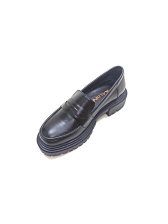 ALBİNİ SİYAH DERİ KADIN LOAFER AYAKKABI