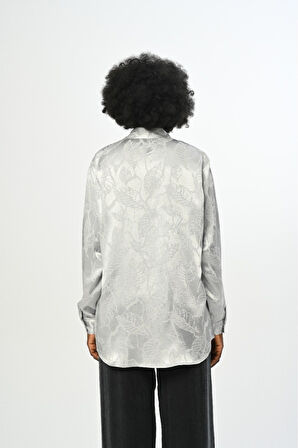 KADIN GRİ YAPRAK DESENLİ OVERSİZE KESİM GÖMLEK