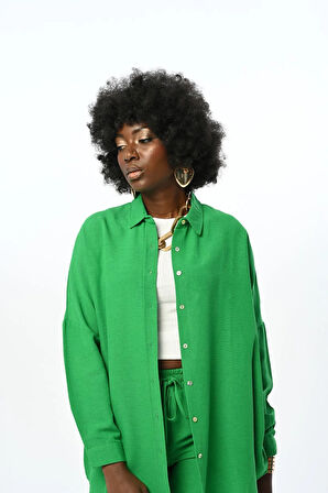 KADIN DÜZ RENK OVERSİZE KESİM GÖMLEK