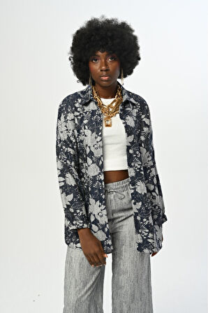 KADIN DESENLİ CEPLİ OVERSİZE KESİM GÖMLEK