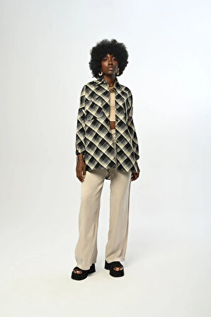 KADIN DESENLİ OVERSİZE KESİM GÖMLEK