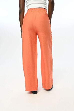 KADIN RAHAT KALIP BELİ LASTİKLİ BOL PAÇA DÜZ PANTOLON