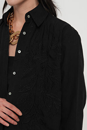 KADIN SİYAH DAL ŞEKLİNDE NAKIŞ İŞLEMELİ OVERSİZE GÖMLEK