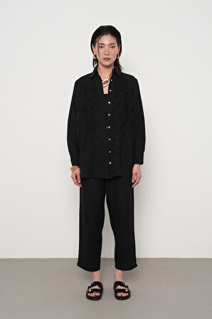 KADIN SİYAH DAL ŞEKLİNDE NAKIŞ İŞLEMELİ OVERSİZE GÖMLEK