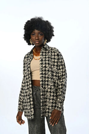 KADIN KAZAYAĞI VE GÜL DESENLİ OVERSİZE KESİM GÖMLEK