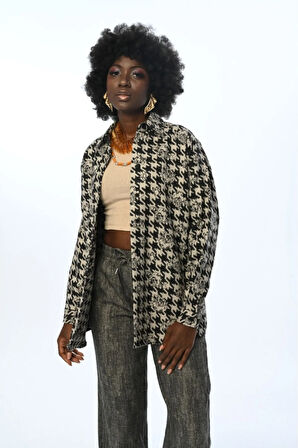 KADIN KAZAYAĞI VE GÜL DESENLİ OVERSİZE KESİM GÖMLEK