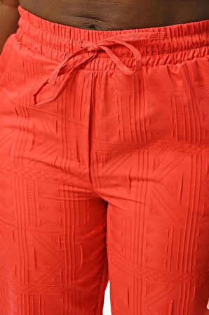 KADIN DESENLİ BELİ LASTİKLİ RAHAT KALIP PANTOLON