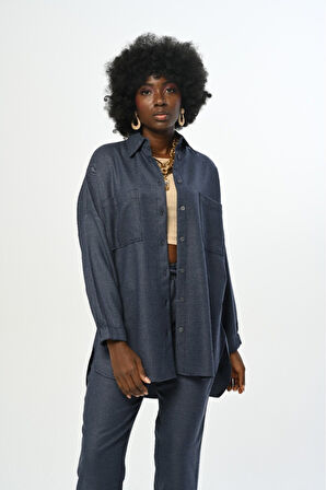 KADIN ÇİFT CEPLİ DÜZ RENK KOLLARI BÜZGÜLÜ OVERSİZE KESİM GÖMLEK