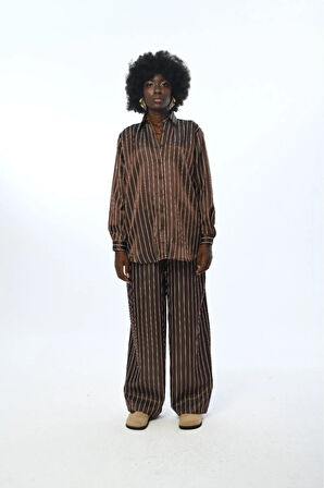 KADIN DÜZ RENK ÇİZGİLİ OVERSİZE KESİM GÖMLEK