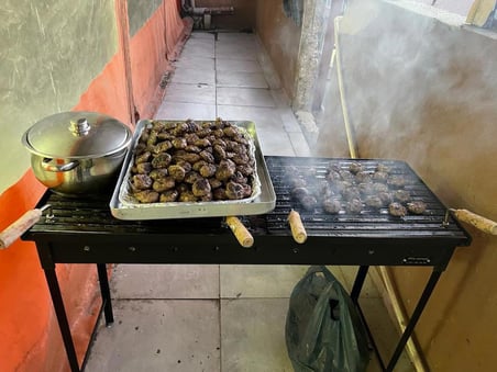 40x100 cm Oluklu lama Izgaralı Demir Mangal barbekü  75 cm geçmeli ayaklı portatif katlanabilir