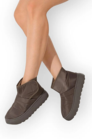 İçi Kürklü Paraşüt Kumaş Cırtlı Kalın Taban Kadın Bot KAHVERENGİ