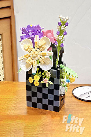 Panlos BOUTIQUE Serisi Siyah Çanta Figürü 556 Parça Oyuncak Yapım Seti -FFP1073