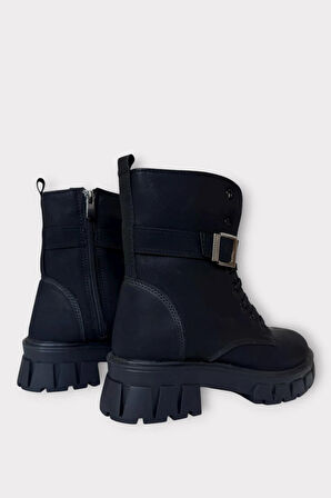 Kalın Taban Fermuarlı Postal Kadın Bot SİYAH - GÜMÜŞ