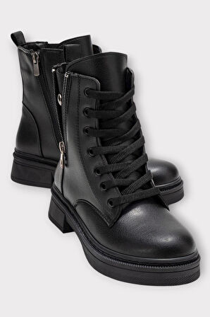 Kaydırmaz Taban Fermuarlı Postal Kadın Bot SİYAH - GÜMÜŞ