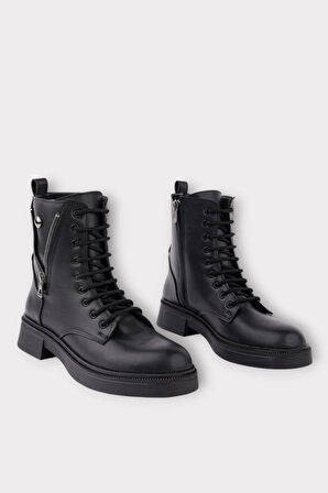 Kaydırmaz Taban Fermuarlı Postal Kadın Bot SİYAH - GÜMÜŞ