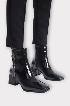 Kalın Topuk Sivri Burun Fermuarlı Kadın Bot SİYAH