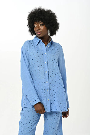 KADIN ÖNÜ TAŞ İŞLEMELİ OVERSİZE KESİM KETEN GÖMLEK