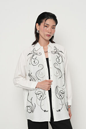 KADIN ÖNÜ BONCUK İŞLEMELİ OVERSİZE KESİM DÜZ RENK GÖMLEK