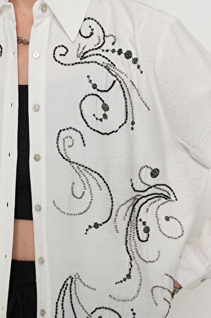 KADIN ÖNÜ BONCUK İŞLEMELİ OVERSİZE KESİM DÜZ RENK GÖMLEK