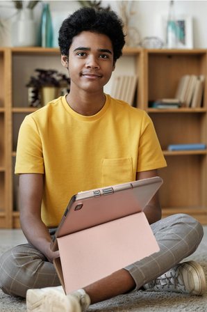 iPad Pro 12.9 inç (2022) Uyumlu Fuchsia İntelligent Tablet  Kılıfı 