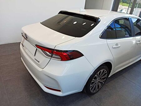 TOYOTA COROLLA 2019+ CAM ÜSTÜ SPOILER  (PIANO BLACK)