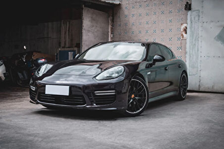 Autogp  Porshce panamera facelift ön tampon ve far takımı 2011 / 2013