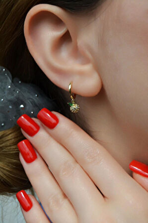 Zirkon Taşlı Yapraklı Meyve Charm Halka Piercing – Gold Renk | Helix, Kıkırdak, Lob Uyumlu | Tekli